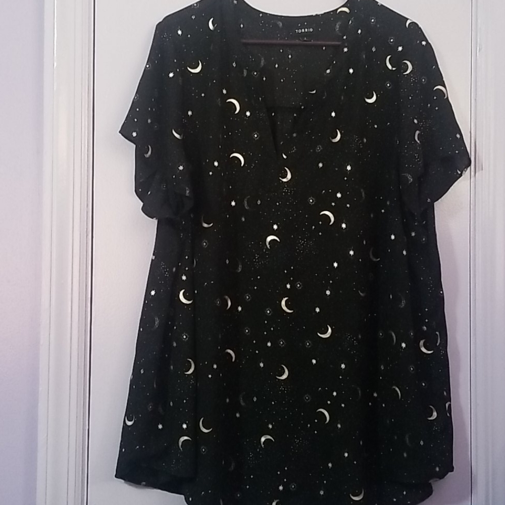 Torrid stars and moon shirt size 3